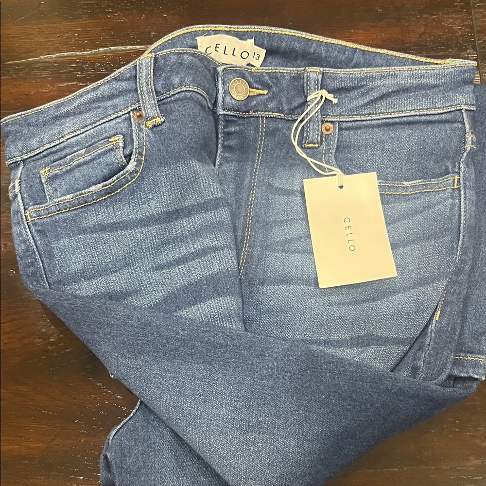 NWT Cello Women's Classic Blue Straight Leg Jeans - Picture 2 of 6